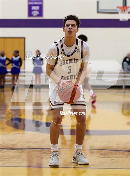 Thumbnail 2 in Indianapolis Shortridge vs. Brebeuf Jesuit Preparatory (IHSAA 3A Sectional 27 First Round) photogallery.