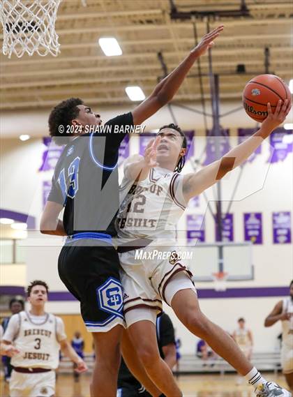 Thumbnail 3 in Indianapolis Shortridge vs. Brebeuf Jesuit Preparatory (IHSAA 3A Sectional 27 First Round) photogallery.