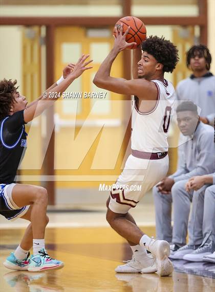 Thumbnail 2 in Indianapolis Shortridge vs. Brebeuf Jesuit Preparatory (IHSAA 3A Sectional 27 First Round) photogallery.