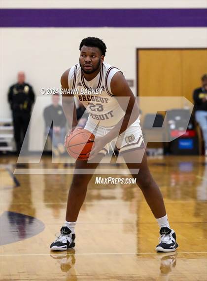 Thumbnail 3 in Indianapolis Shortridge vs. Brebeuf Jesuit Preparatory (IHSAA 3A Sectional 27 First Round) photogallery.