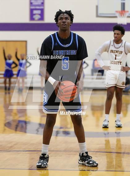 Thumbnail 3 in Indianapolis Shortridge vs. Brebeuf Jesuit Preparatory (IHSAA 3A Sectional 27 First Round) photogallery.