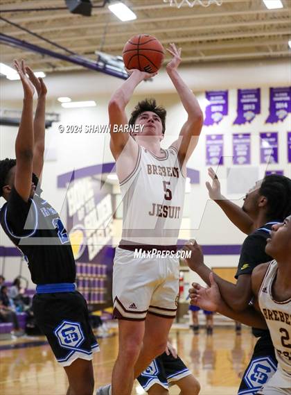 Thumbnail 1 in Indianapolis Shortridge vs. Brebeuf Jesuit Preparatory (IHSAA 3A Sectional 27 First Round) photogallery.