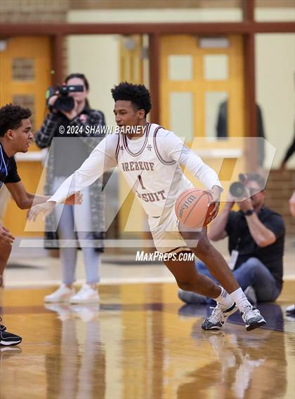 Thumbnail 1 in Indianapolis Shortridge vs. Brebeuf Jesuit Preparatory (IHSAA 3A Sectional 27 First Round) photogallery.