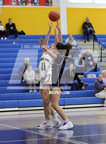 Thumbnail 1 in Eastchester vs Pelham (Pelham Booster Club Tournamet) photogallery.