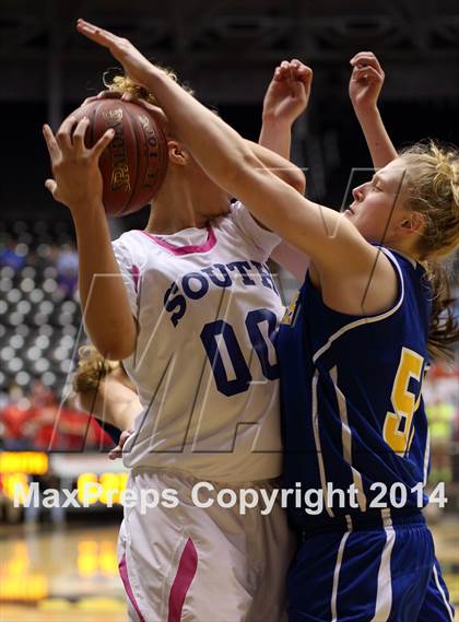 Thumbnail 2 in South vs. South (KSHSAA 6A Quarterfinal) photogallery.