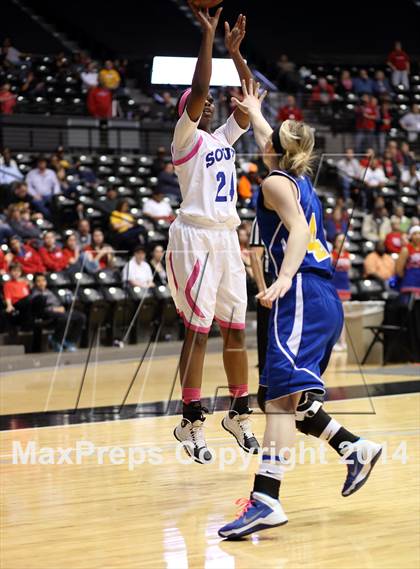 Thumbnail 2 in South vs. South (KSHSAA 6A Quarterfinal) photogallery.