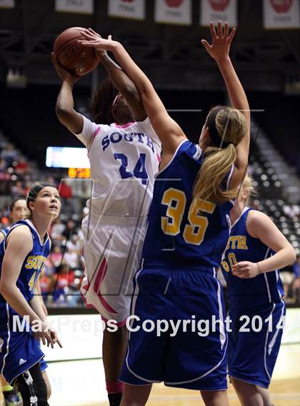 Thumbnail 1 in South vs. South (KSHSAA 6A Quarterfinal) photogallery.