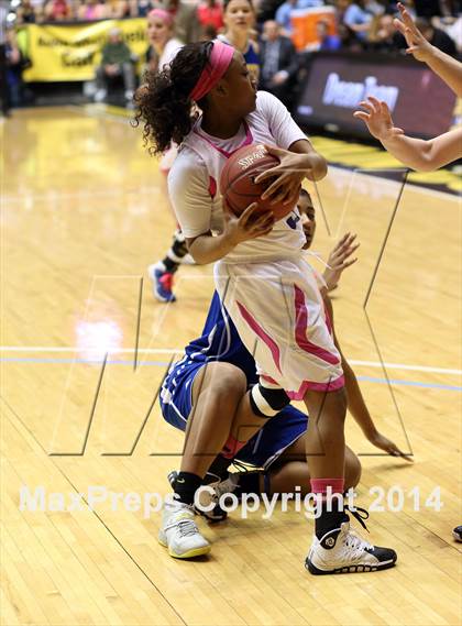 Thumbnail 1 in South vs. South (KSHSAA 6A Quarterfinal) photogallery.