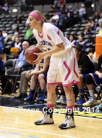 Thumbnail 1 in South vs. South (KSHSAA 6A Quarterfinal) photogallery.