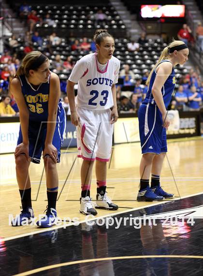 Thumbnail 3 in South vs. South (KSHSAA 6A Quarterfinal) photogallery.
