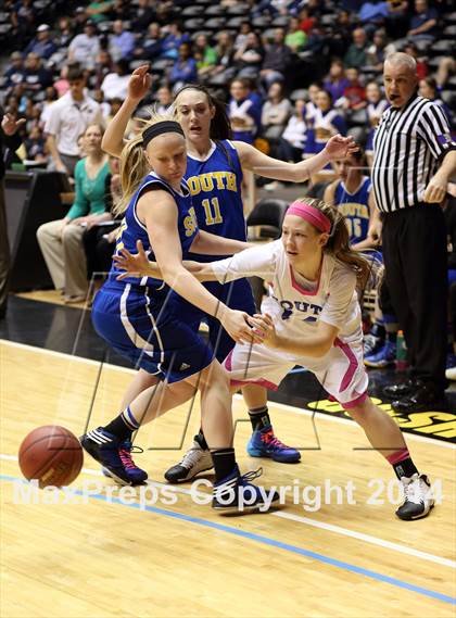 Thumbnail 2 in South vs. South (KSHSAA 6A Quarterfinal) photogallery.