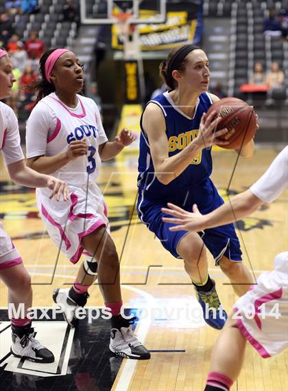 Thumbnail 2 in South vs. South (KSHSAA 6A Quarterfinal) photogallery.