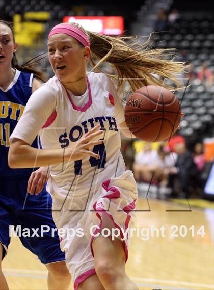 Thumbnail 3 in South vs. South (KSHSAA 6A Quarterfinal) photogallery.