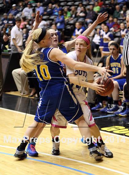 Thumbnail 3 in South vs. South (KSHSAA 6A Quarterfinal) photogallery.