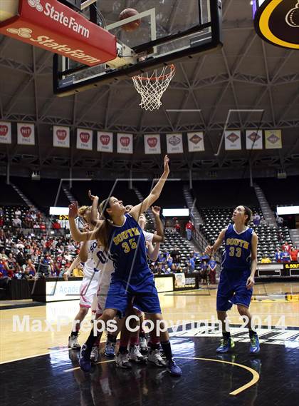 Thumbnail 2 in South vs. South (KSHSAA 6A Quarterfinal) photogallery.
