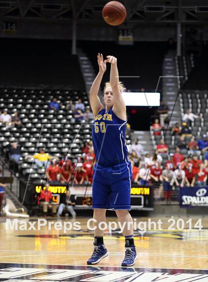 Thumbnail 1 in South vs. South (KSHSAA 6A Quarterfinal) photogallery.