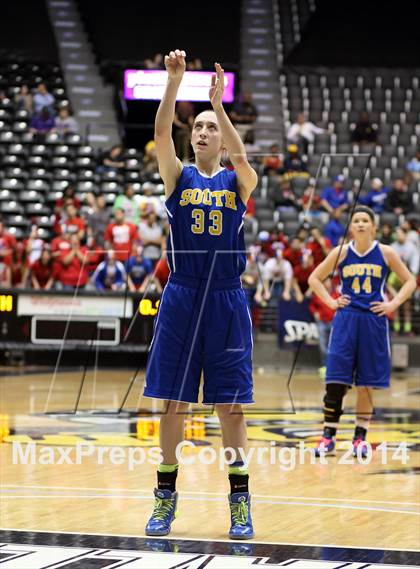 Thumbnail 3 in South vs. South (KSHSAA 6A Quarterfinal) photogallery.