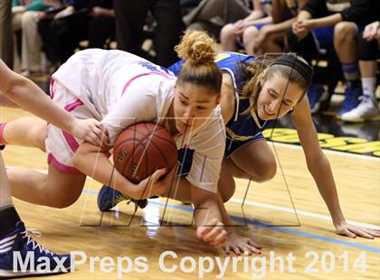 Thumbnail 2 in South vs. South (KSHSAA 6A Quarterfinal) photogallery.