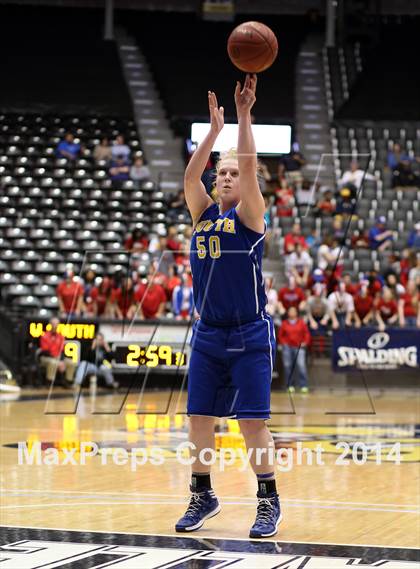 Thumbnail 2 in South vs. South (KSHSAA 6A Quarterfinal) photogallery.