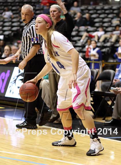 Thumbnail 2 in South vs. South (KSHSAA 6A Quarterfinal) photogallery.