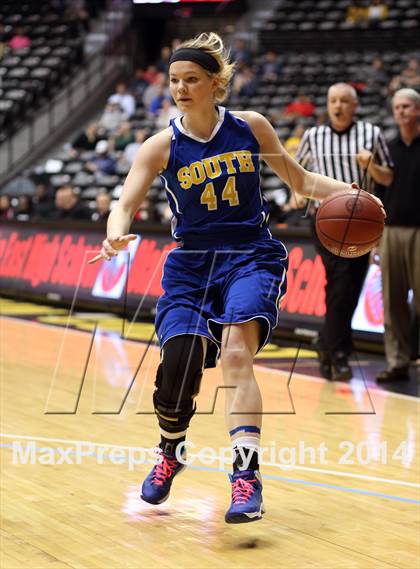 Thumbnail 3 in South vs. South (KSHSAA 6A Quarterfinal) photogallery.