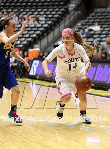 Thumbnail 1 in South vs. South (KSHSAA 6A Quarterfinal) photogallery.