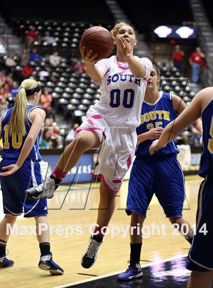 Thumbnail 3 in South vs. South (KSHSAA 6A Quarterfinal) photogallery.
