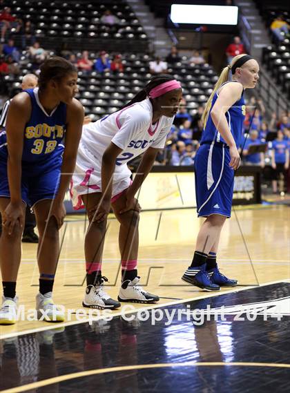 Thumbnail 1 in South vs. South (KSHSAA 6A Quarterfinal) photogallery.
