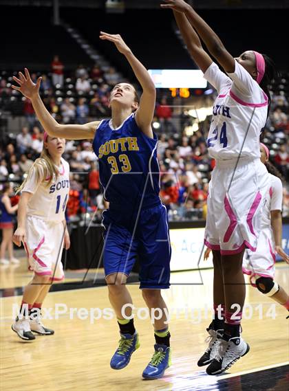 Thumbnail 3 in South vs. South (KSHSAA 6A Quarterfinal) photogallery.