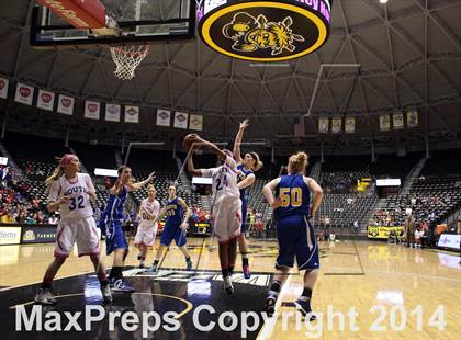 Thumbnail 3 in South vs. South (KSHSAA 6A Quarterfinal) photogallery.