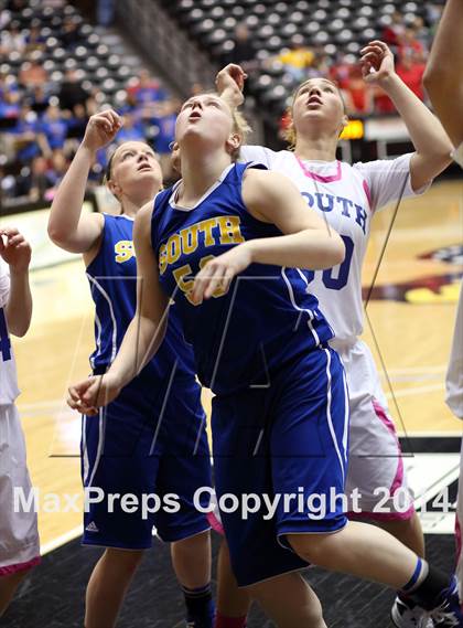 Thumbnail 1 in South vs. South (KSHSAA 6A Quarterfinal) photogallery.