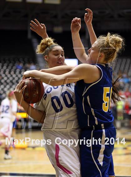 Thumbnail 3 in South vs. South (KSHSAA 6A Quarterfinal) photogallery.