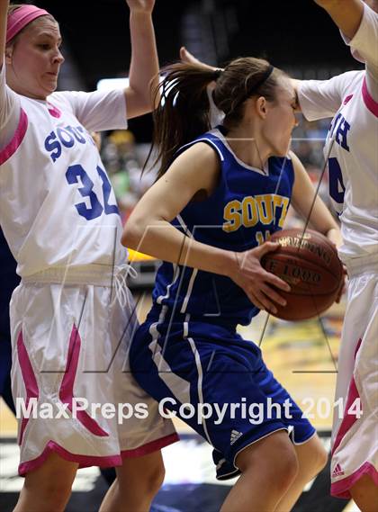 Thumbnail 1 in South vs. South (KSHSAA 6A Quarterfinal) photogallery.