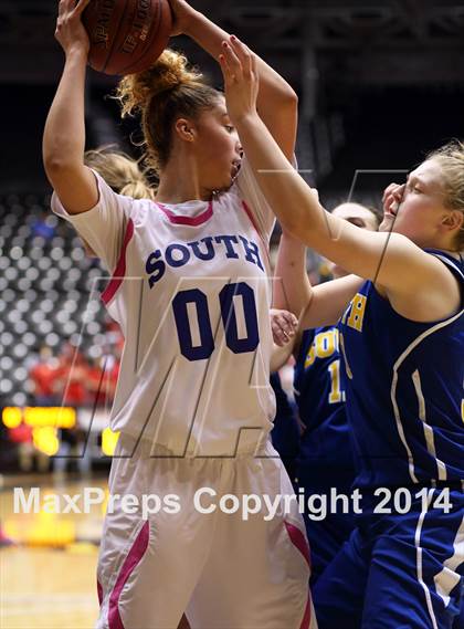 Thumbnail 1 in South vs. South (KSHSAA 6A Quarterfinal) photogallery.