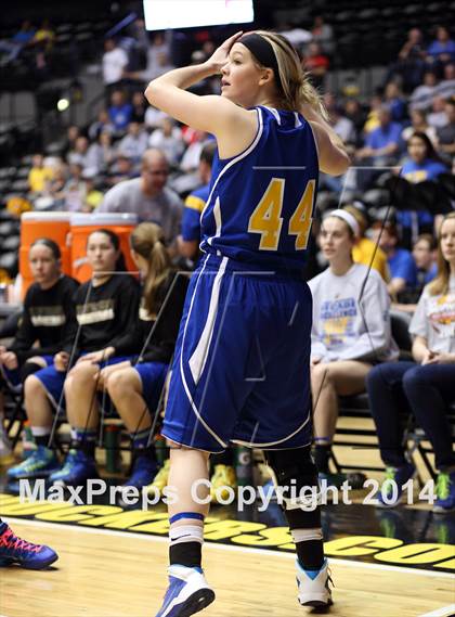 Thumbnail 2 in South vs. South (KSHSAA 6A Quarterfinal) photogallery.