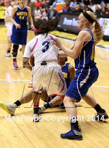 Thumbnail 3 in South vs. South (KSHSAA 6A Quarterfinal) photogallery.