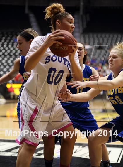 Thumbnail 3 in South vs. South (KSHSAA 6A Quarterfinal) photogallery.
