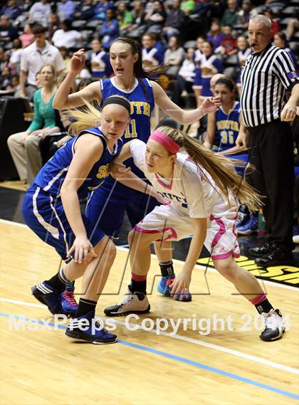 Thumbnail 3 in South vs. South (KSHSAA 6A Quarterfinal) photogallery.