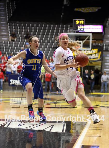 Thumbnail 2 in South vs. South (KSHSAA 6A Quarterfinal) photogallery.