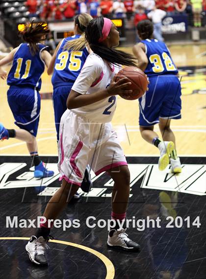 Thumbnail 2 in South vs. South (KSHSAA 6A Quarterfinal) photogallery.