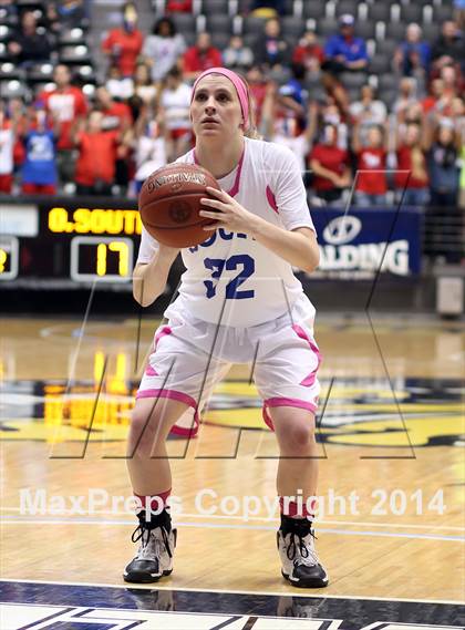 Thumbnail 2 in South vs. South (KSHSAA 6A Quarterfinal) photogallery.