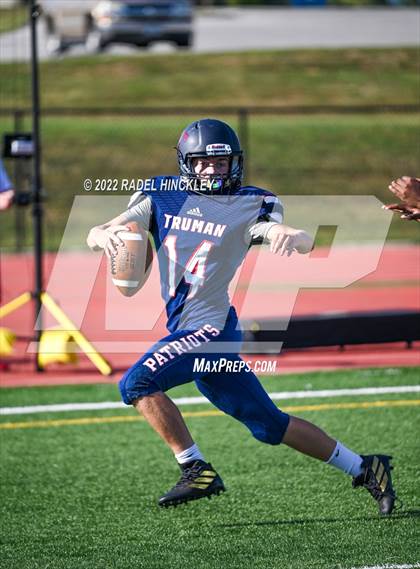 Thumbnail 2 in Chrisman @ Truman photogallery.