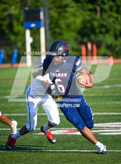Thumbnail 2 in Chrisman @ Truman photogallery.
