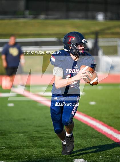 Thumbnail 3 in Chrisman @ Truman photogallery.