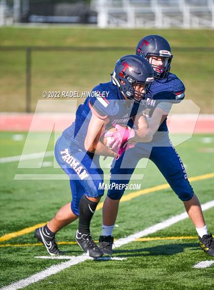 Thumbnail 3 in Chrisman @ Truman photogallery.
