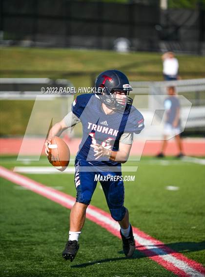 Thumbnail 1 in Chrisman @ Truman photogallery.