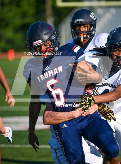 Thumbnail 3 in Chrisman @ Truman photogallery.