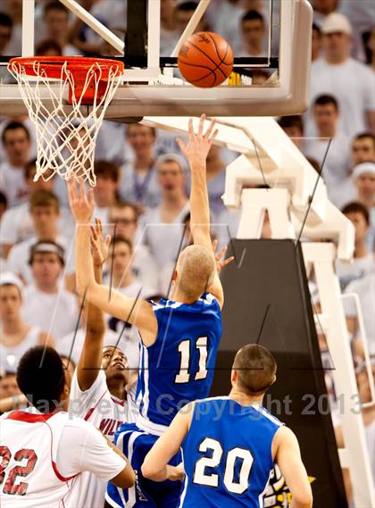 Thumbnail 1 in Covington Catholic vs Newport (KHSAA Ninth Region) photogallery.
