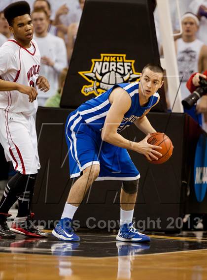 Thumbnail 1 in Covington Catholic vs Newport (KHSAA Ninth Region) photogallery.