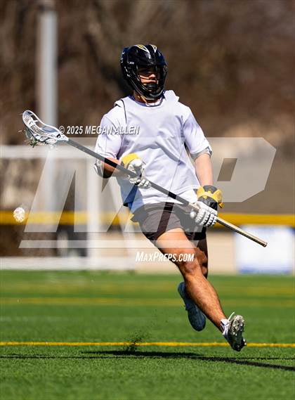 Thumbnail 2 in Centerville vs Bellbrook (Scrimmage) photogallery.